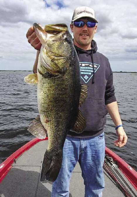 10-3<br> Scott Hinds<br> Headwaters Lake, Florida<br> Z-Man ChatterBait JackHammer 