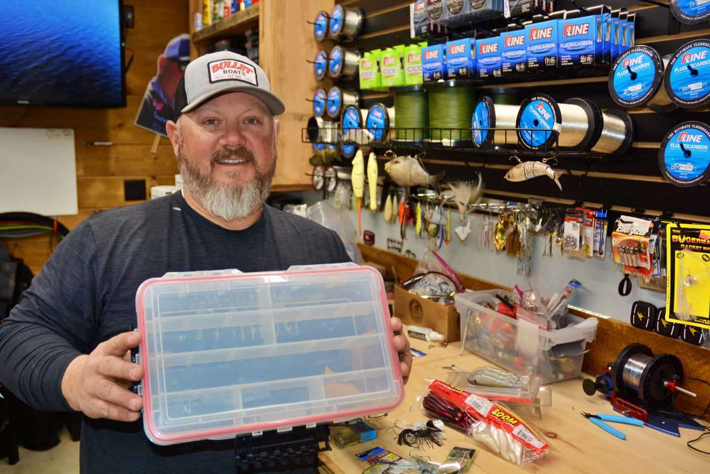 Bassmaster Elite Series pro Buddy Gross is ready to fill this utility box with his recommendations for a beginnerâs tacklebox. âI chose baits that are versatile and that can be used easily by beginners.â  