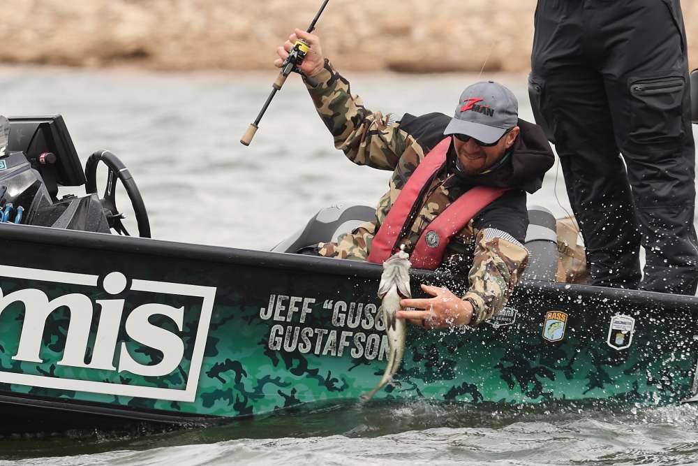 <h4>Jeff Gustafson</h4>
Keewatin, Canada<br>
Qualified via the 2021 Bassmaster Elite Series  <br>
2021 AOY Rank: 23 (554 points)
