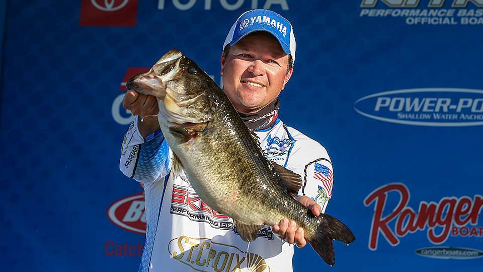 Derek Hudnall of Denham Springs, La., had one of two limits topping 20 pounds on Day 1, including the Phoenix Boats Big Bass of 9-8 in his bag of 22-5. In the previous six Elite tournaments on the St. Johns, 10-pounders took big bass honors.