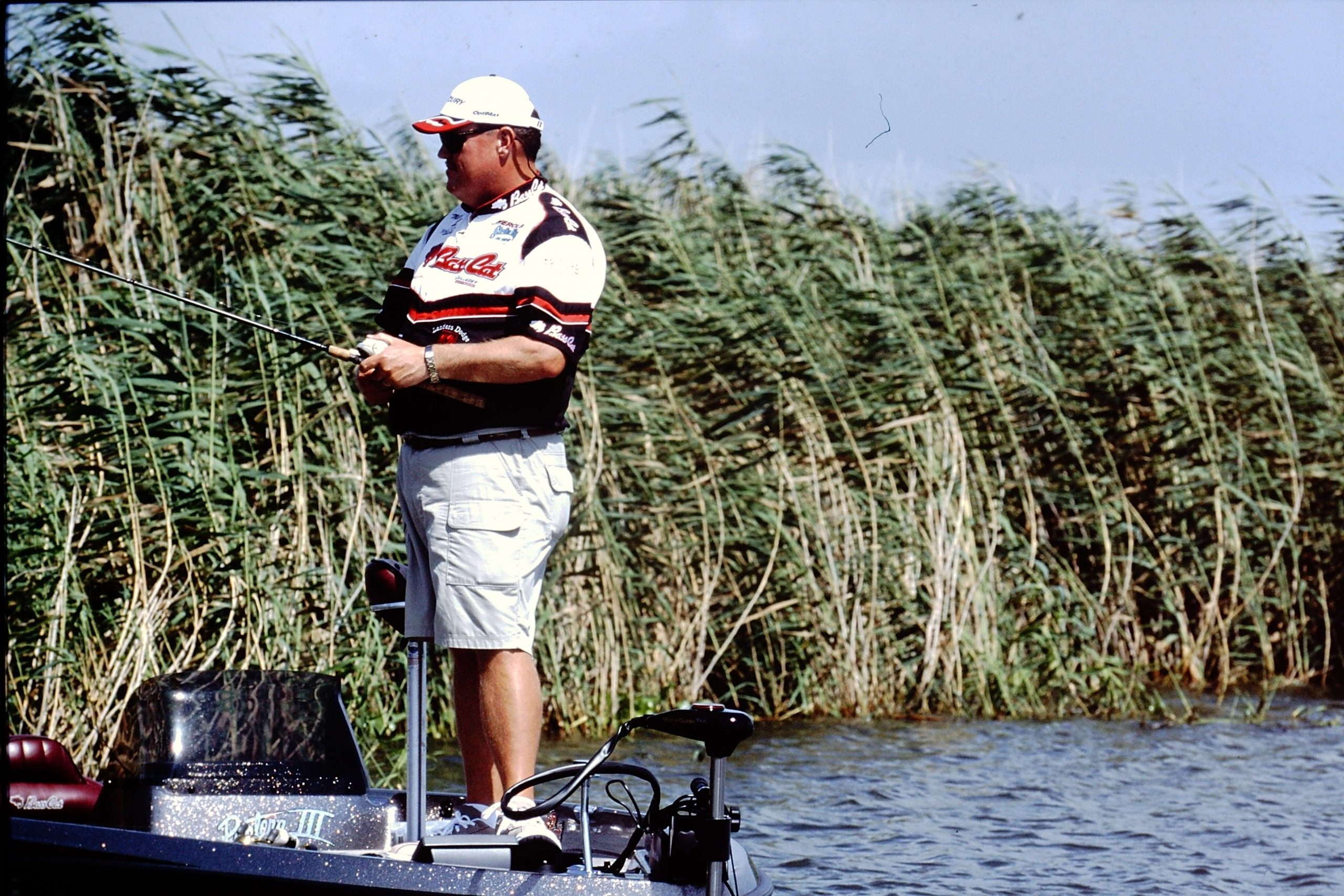 <b>2001</b><br>In 2001, Mark Davis joined the prestigious club of Martin, Dance and VanDam by becoming the fourth angler to win three AOY titles. 