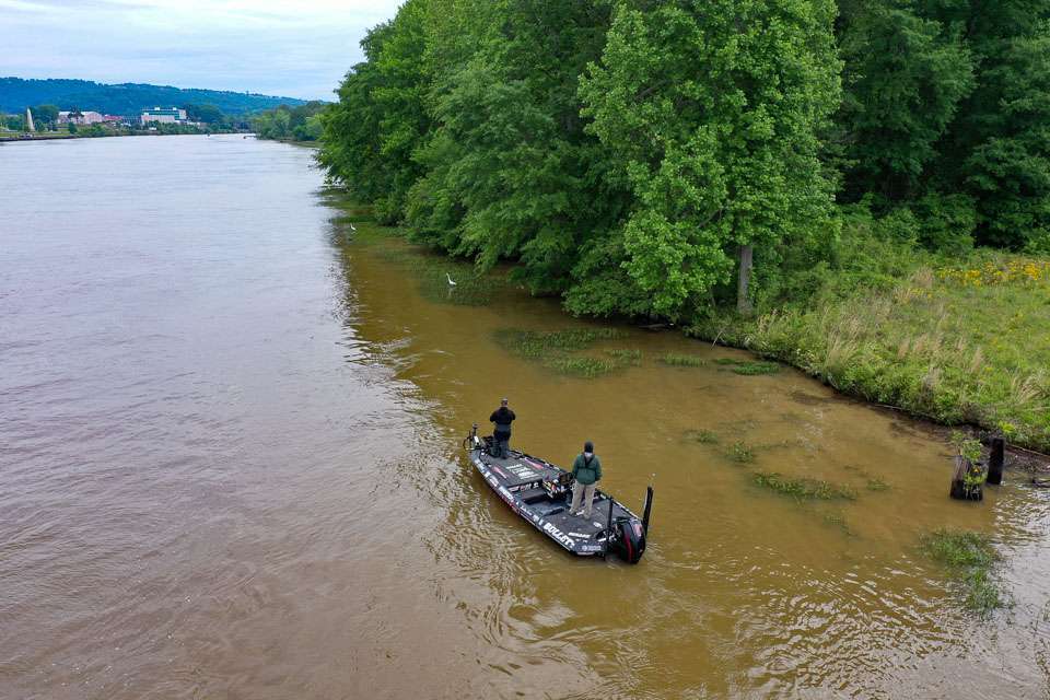<b>Neely Henry Lake </b><br>
Neely Henry was a difficult read for most of the 98 anglers who started the tournament on Friday, postponed by a day because of heavy rains earlier in the week. 
