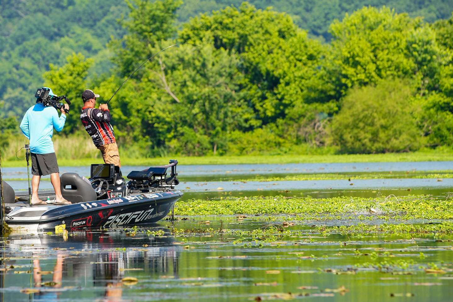 <b>Lake Guntersville</b><br>
You might say Wisconsin pro Caleb Kuphall clutched the win on Day 1 at Lake Guntersville when he weighed an eye-popping limit weighing 27-10. This limit anchored his winning weight of 85-14. Kuphallâs 17-14 margin of victory is the second largest in Elite Series history. 
