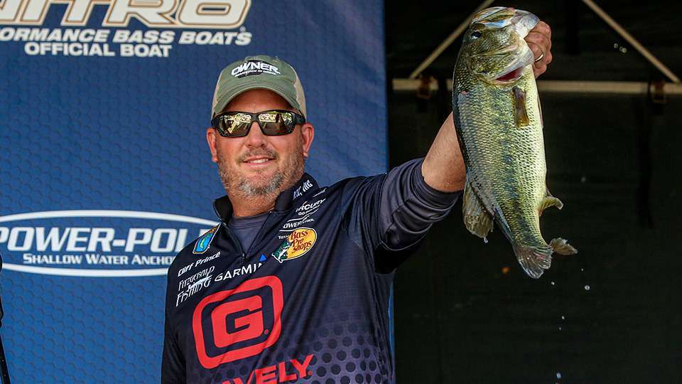Cliff Prince was among the three anglers who didnât bring a fish to the Day 1 weigh-in, so he stood tied for last. Anglers have to weigh a fish to score any points. Prince saved disaster with this 5-11, the Phoenix Boats Big Bass of the day, to weigh 11-12 and finish 87th. 