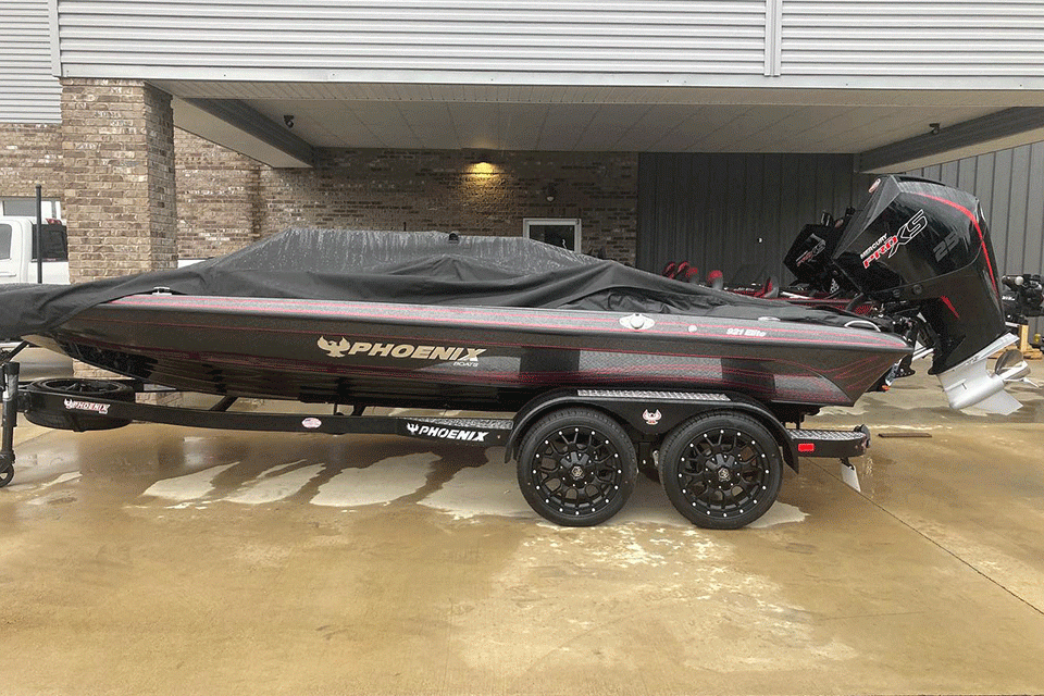 Josh Stracner is on board with that thought. The 2021 Elite Rookie of the Year is itching to get the 2022 season started. âAfter nearly four months without a boat and only fished a few times, the wait is finally over!â he posted. âMy new Phoenix Boats has arrived. Time to get busy rigging and do some much needed fishing!â Most of the Elites are in the same boat, but there are distractions.