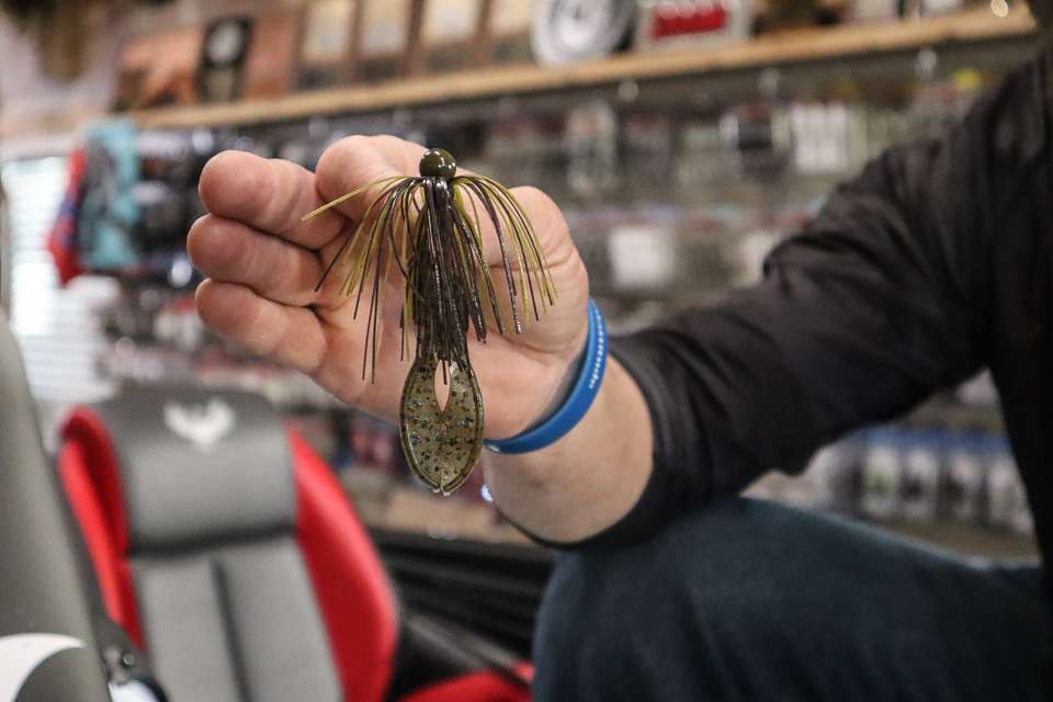 The choice is Swindle’s signature Buckeye Lures G-Man Ballin’ Out Jig, 3/8 size, Green Pumpkin, with a matching Zoom Super Chunk Jr. Built around a stout, premium Gamakatsu Hook, the banded finesse-cut skirt produces the subtle action recommended by Swindle for cold water. 
