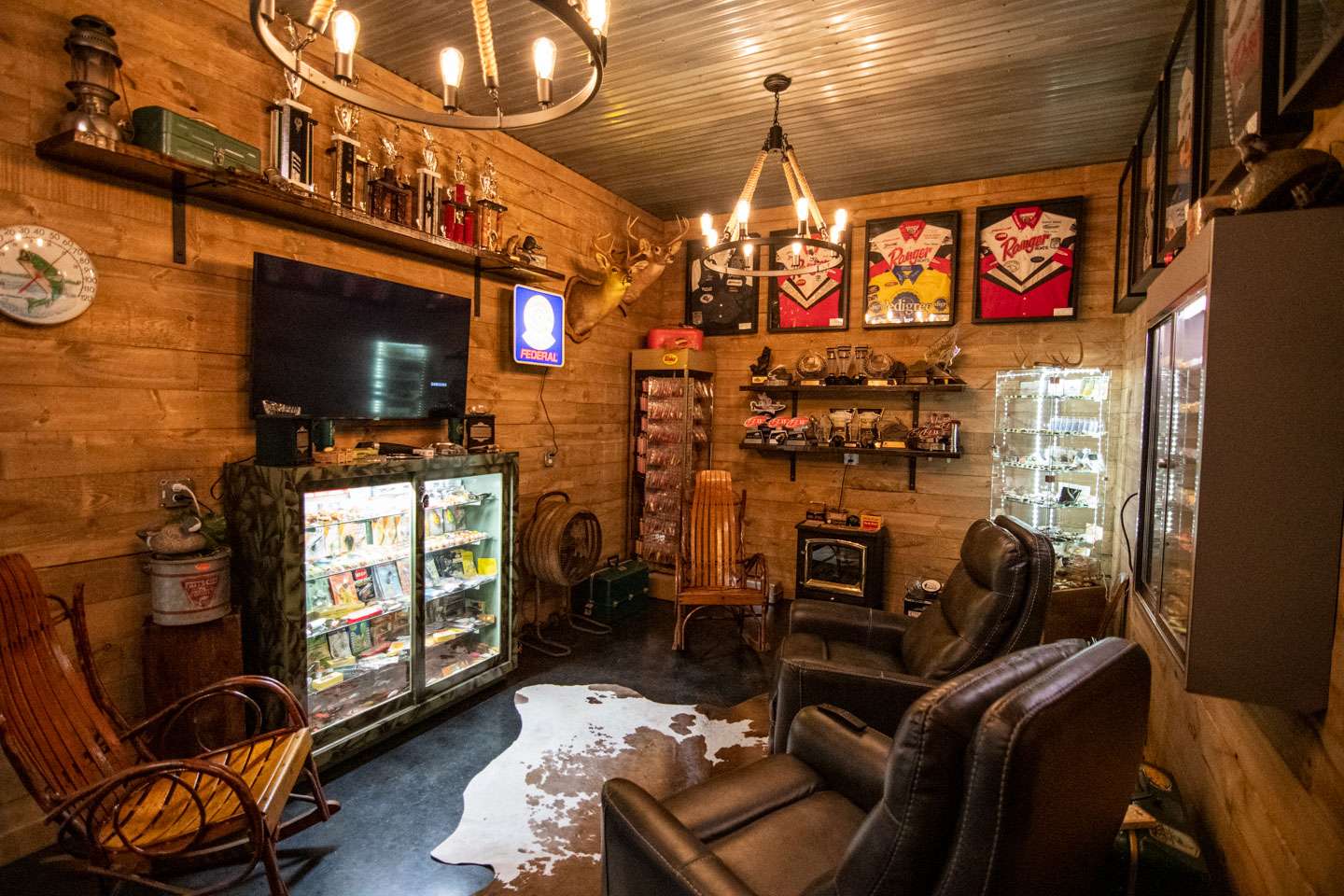 Take a couple of final looks at the man cave of Todd Auten. 