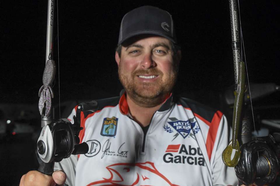 <b>John Cox (4th; 67-10) </b><br />
John Cox alternated between two soft plastic rigs that are ideal for fishing in heavy cover, his angling specialty.<br />
” class=”wp-image-572195″ width=”960″ height=”640″><figcaption><b>John Cox (4th; 67-10) </b><br />
John Cox alternated between two soft plastic rigs that are ideal for fishing in heavy cover, his angling specialty.<br />
</figcaption></figure>
<figure class=