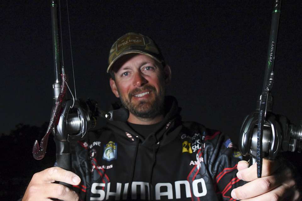 <b>David Mullins (4th; 70-1) </b><br />
David Mullins flipped and pitched plastic worms for spawning bass in mixed vegetation.<br />
” class=”wp-image-574467″ width=”960″ height=”640″><figcaption><b>David Mullins (4th; 70-1) </b><br />
David Mullins flipped and pitched plastic worms for spawning bass in mixed vegetation.<br />
</figcaption></figure>
<figure class=