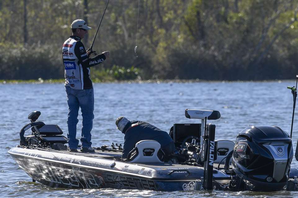Ray Hanselman began the final day leading the SiteOne Bassmaster Elite at Harris Chain, and he headed right back to Lake Harris’ Banana Bay where he has spent his entire week. He immediately began cranking scattered hydrilla and shell beds.
