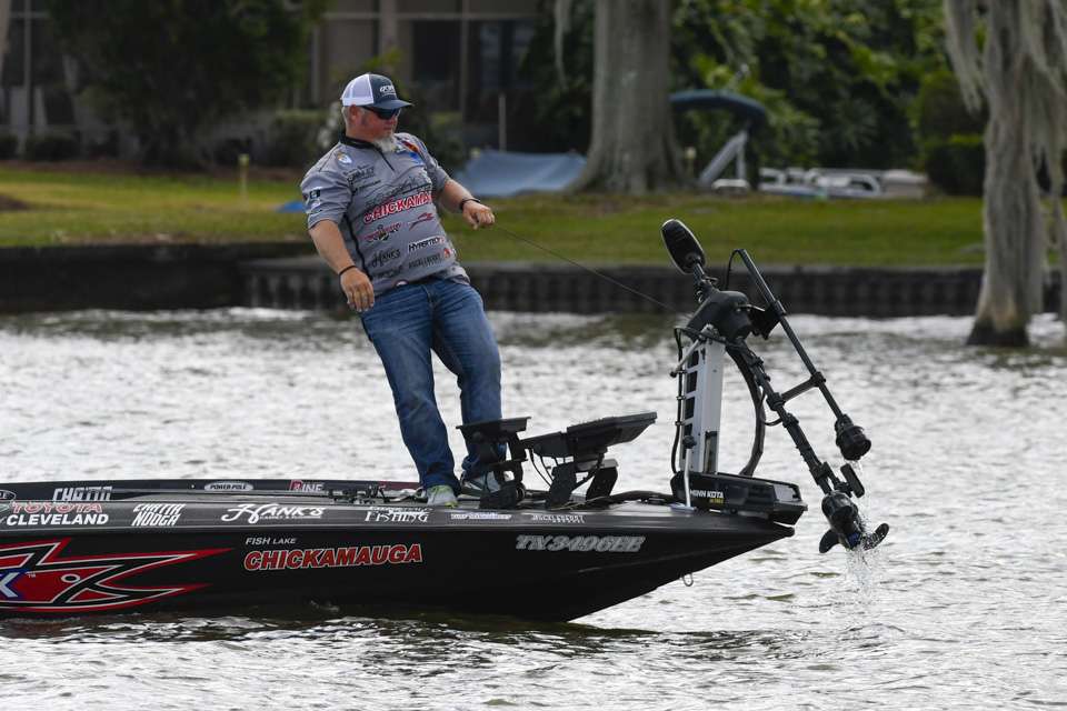 After building a solid 18-pound-plus bag on his Lake Harris honey hole, he pulled up his trolling motor and left. “I’m looking from this point on,” he said.