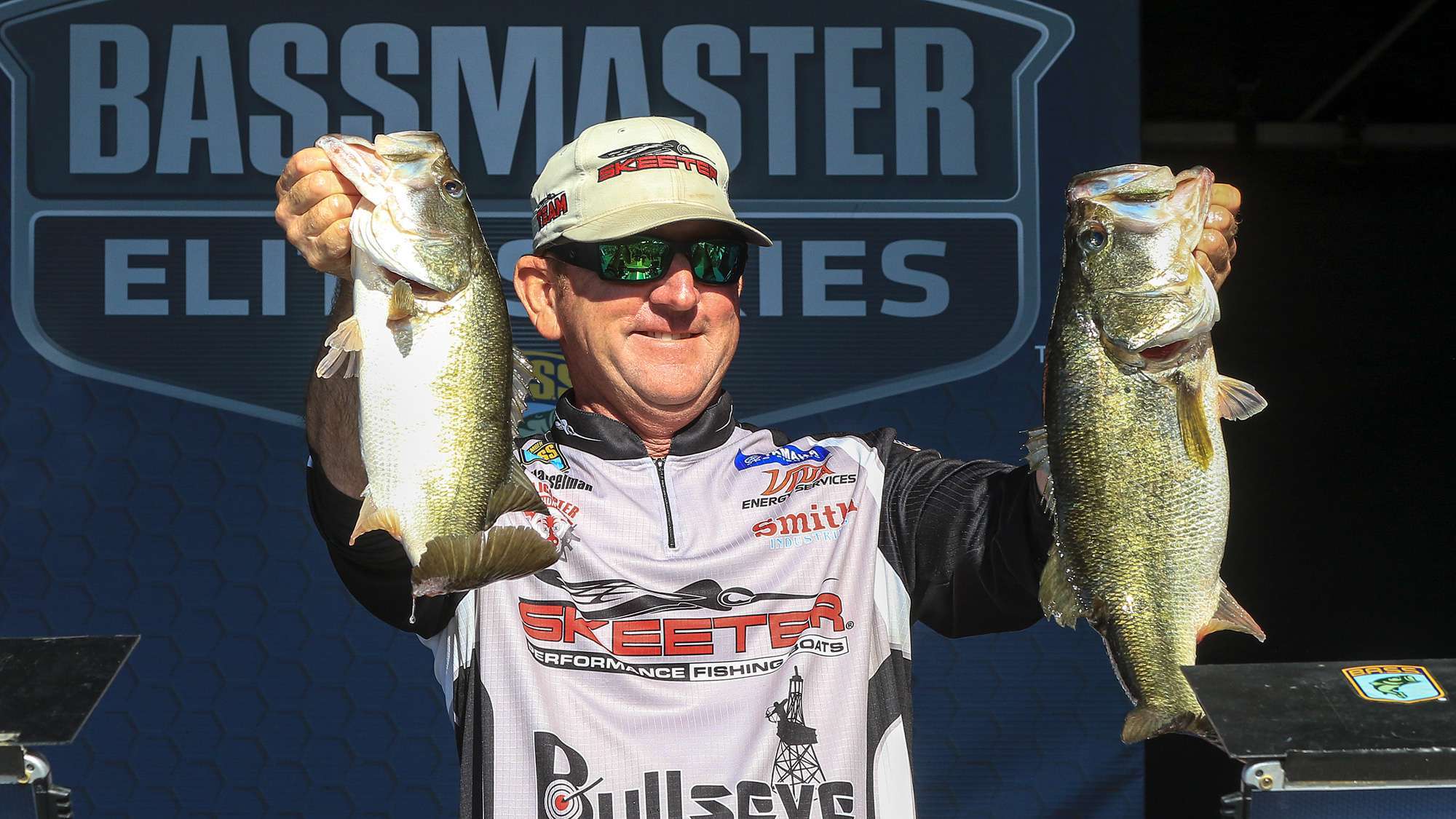 Texan Ray Hanselman was in a similar situation, scoring a Top 10 start with 22-0. He fished in Banana Cove with Schmitt and about 30 others the first two days, bringing in 17-4 then 18-13 to lead heading into the final day. His 13-7 left him third with 71-8.