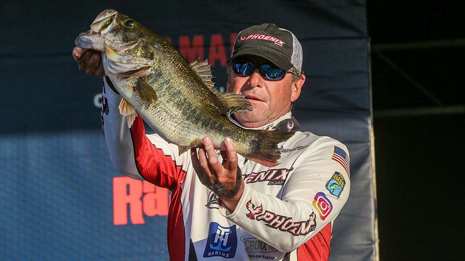 Gary Clouse, 17th place (26-11)