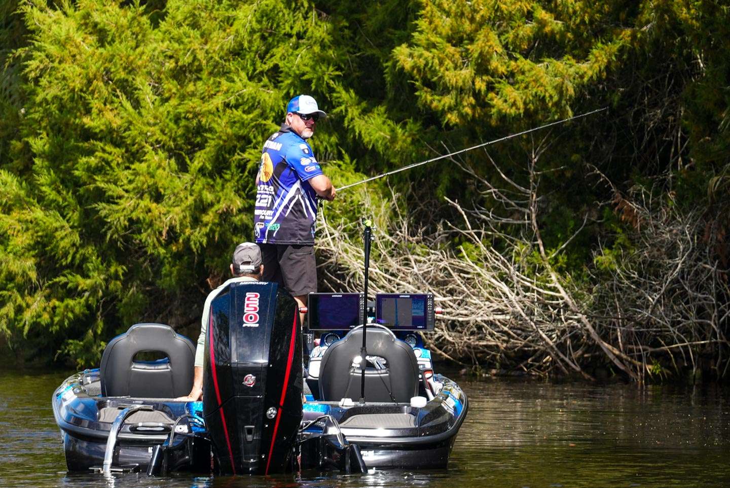  Later in the day, a large number of anglers made their way back to the canal. One of those anglers was Jamie Hartman, who was having a solid day to this point. 

