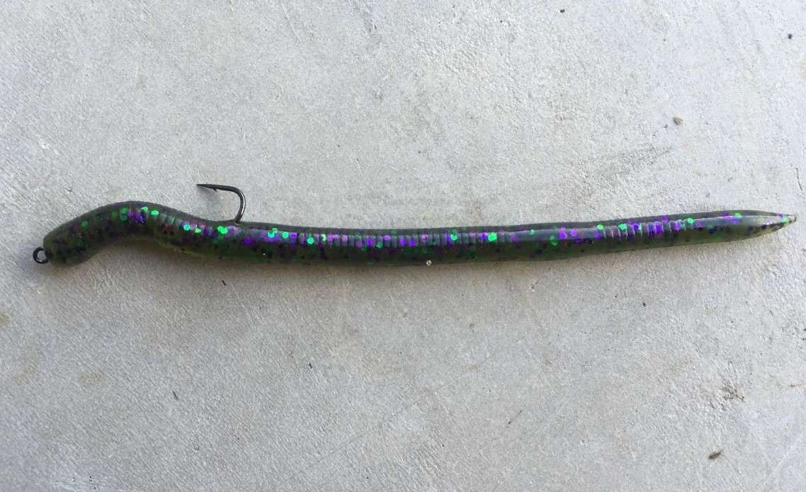 How to Texas Rig a Plastic Worm: 10 Steps (with Pictures
