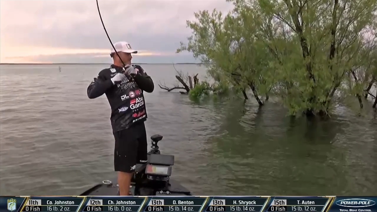 LIVE Hank Cherry kicks off day 2 with big catches Bassmaster