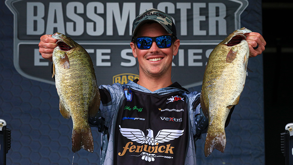 Monster bags at Day 1 weigh-in - Bassmaster