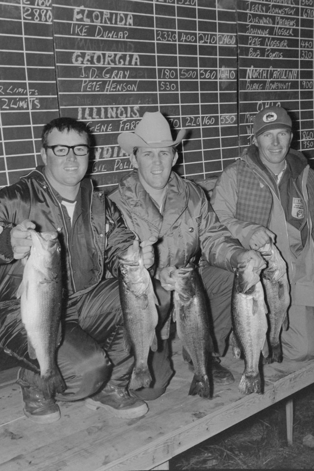 How Bill Dance learned to ledge fish with Glen Andrews - Bassmaster