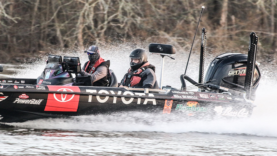 Cold water spinnerbaiting - Bassmaster