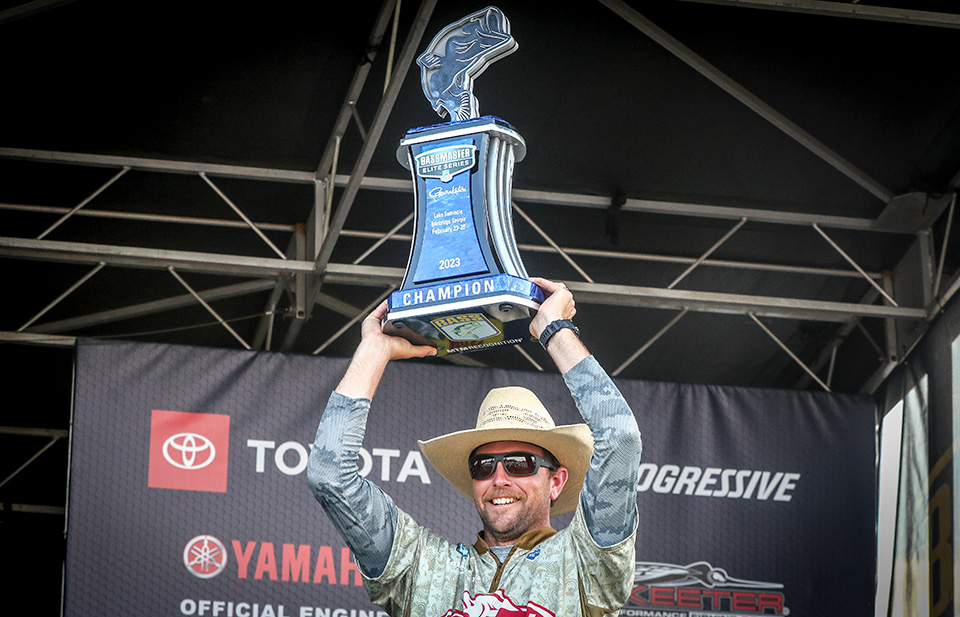 Cifuentes saddles up for first Elite win at Seminole - Bassmaster
