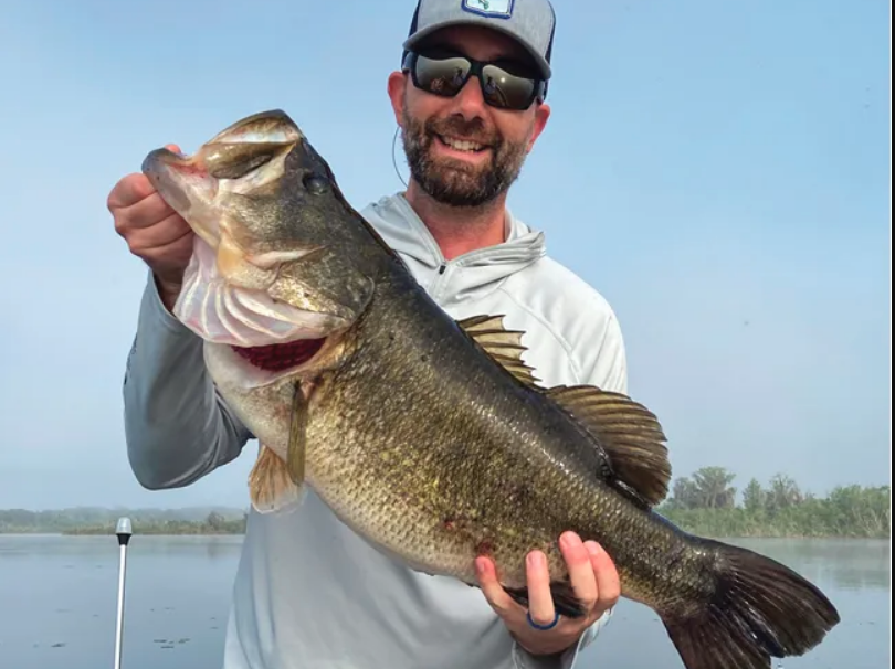 September/October 2023 Lunker Club - Bassmaster