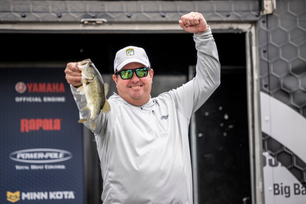 Classic Fish-Off: Day 1 weigh-in - Bassmaster
