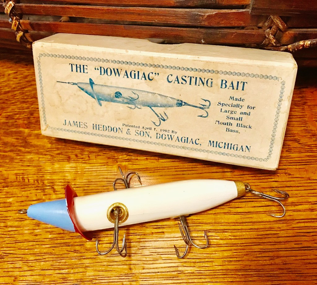Antique Tackle Box Full of Wooden Fishing Lures  Fishing lures, Antique  fishing lures, Vintage fishing lures