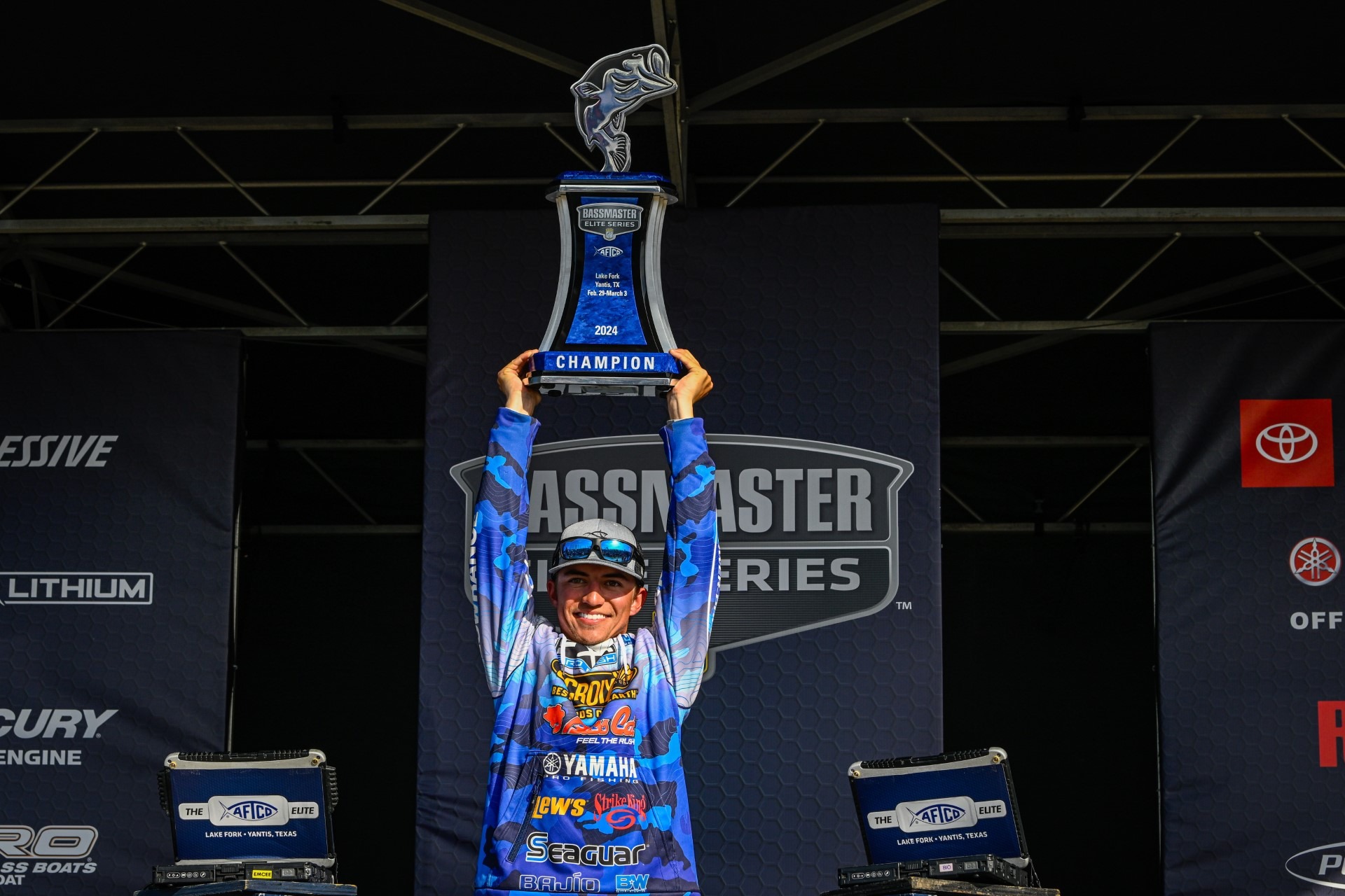 McKinney makes history by becoming youngest Elite Series Champion -  Bassmaster